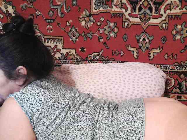 MilfZulfiya webcam