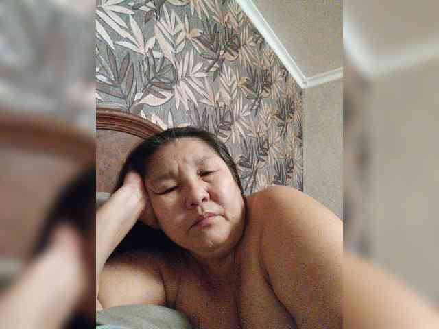MilfZulfiya webcam