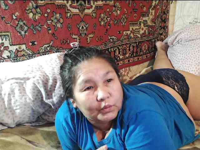 MilfZulfiya webcam