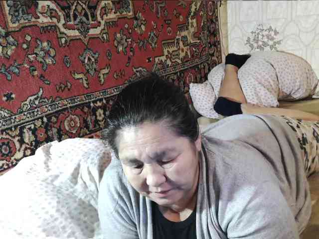 MilfZulfiya webcam