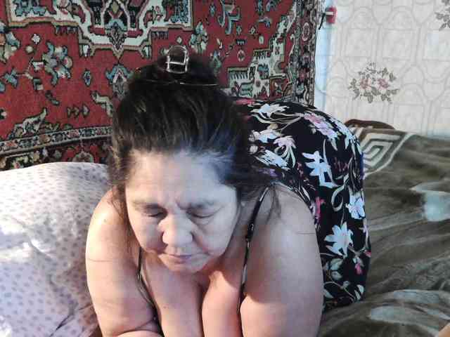 MilfZulfiya webcam