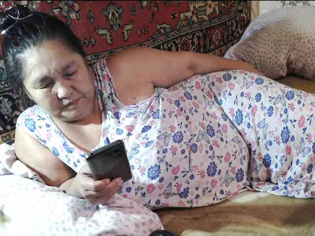 MilfZulfiya webcam