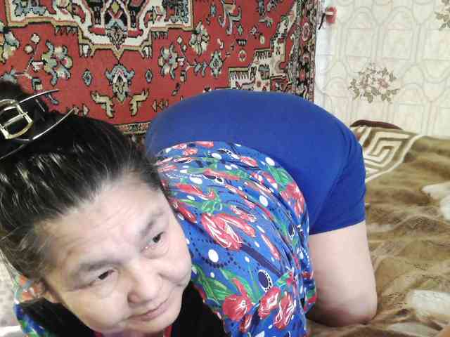 MilfZulfiya webcam
