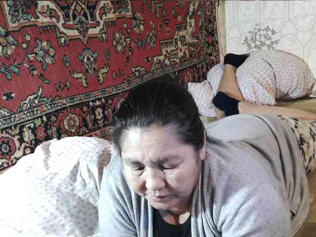 MilfZulfiya webcam
