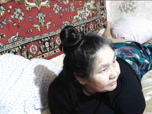 MilfZulfiya webcam