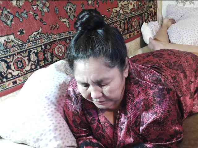 MilfZulfiya webcam