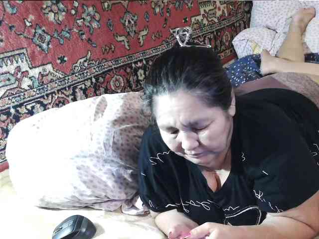 MilfZulfiya webcam