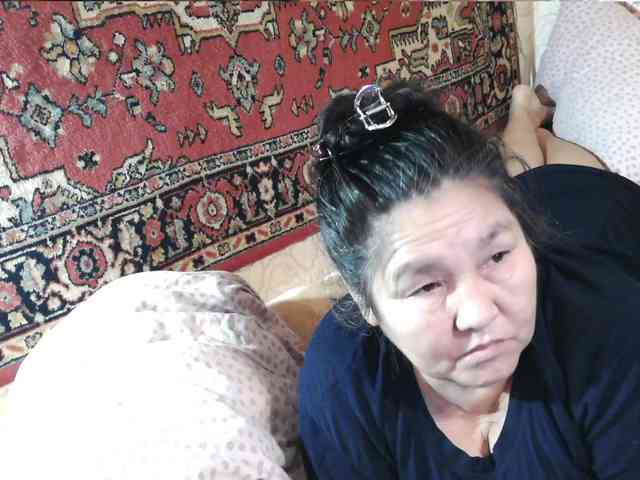 MilfZulfiya webcam