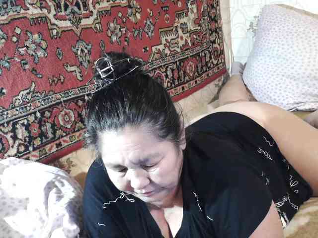 MilfZulfiya webcam