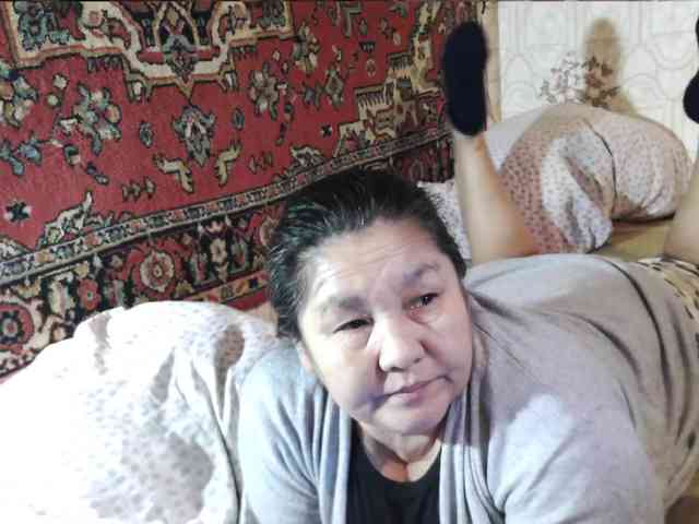 MilfZulfiya webcam