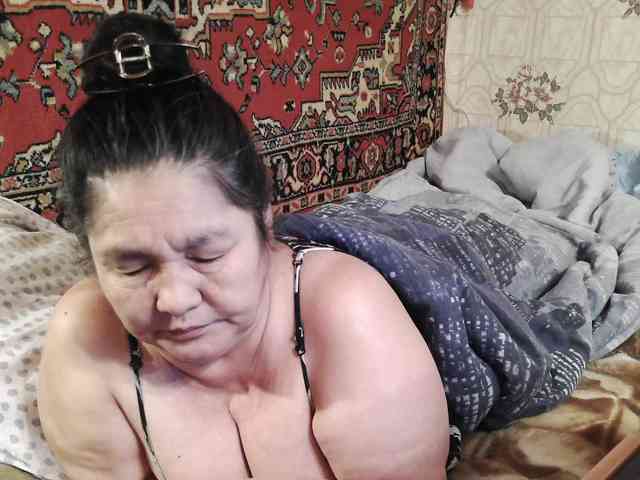 MilfZulfiya webcam