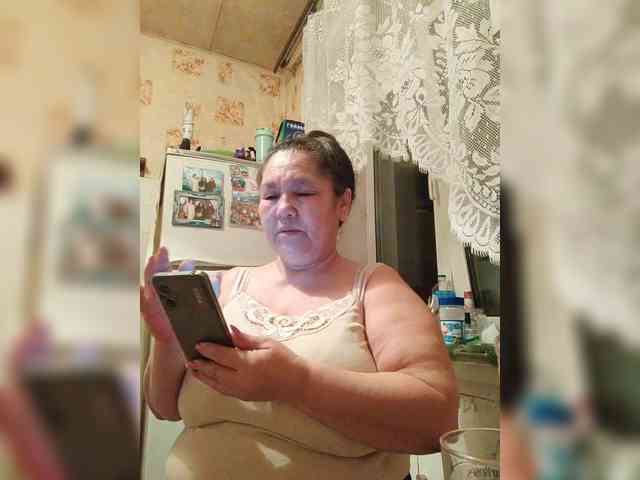 MilfZulfiya webcam