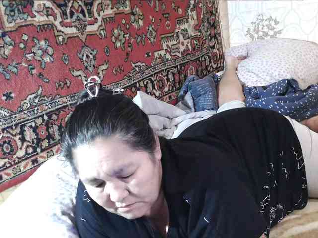 MilfZulfiya webcam