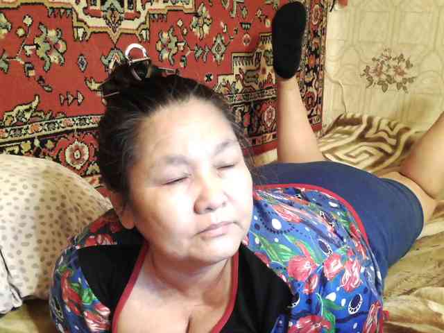 MilfZulfiya webcam