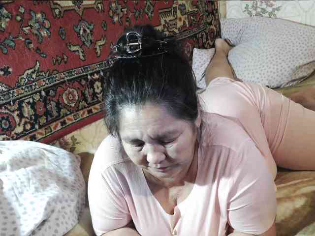 MilfZulfiya webcam