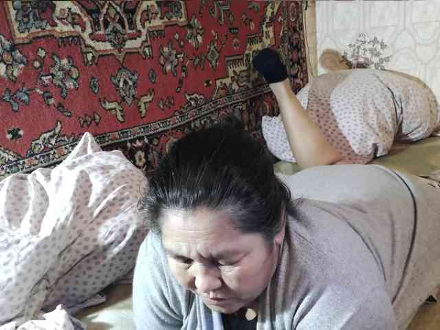 MilfZulfiya webcam
