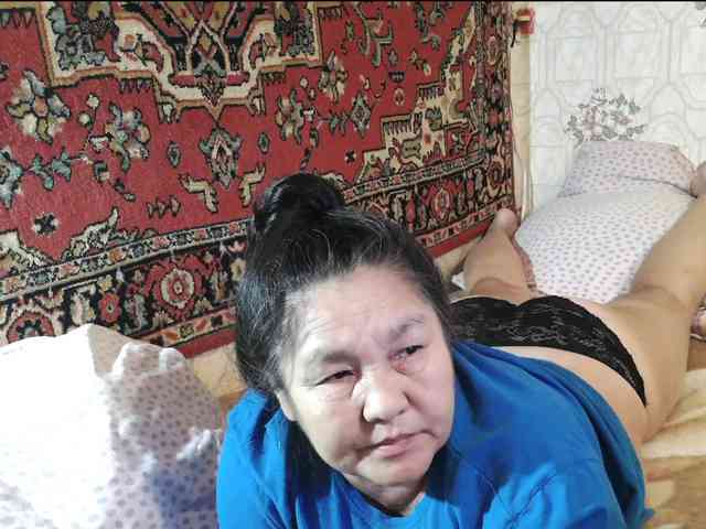 MilfZulfiya webcam