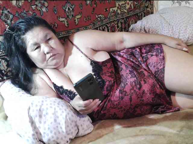 MilfZulfiya webcam