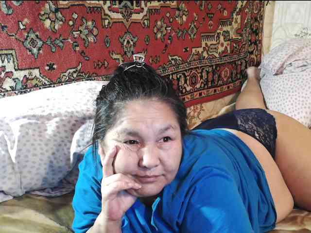MilfZulfiya webcam