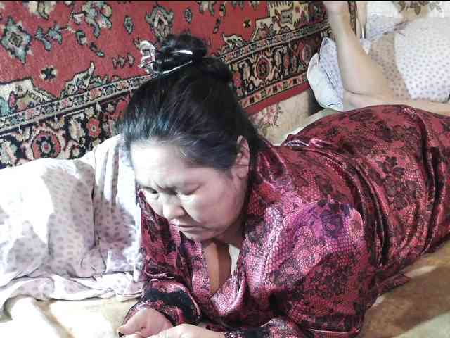 MilfZulfiya webcam