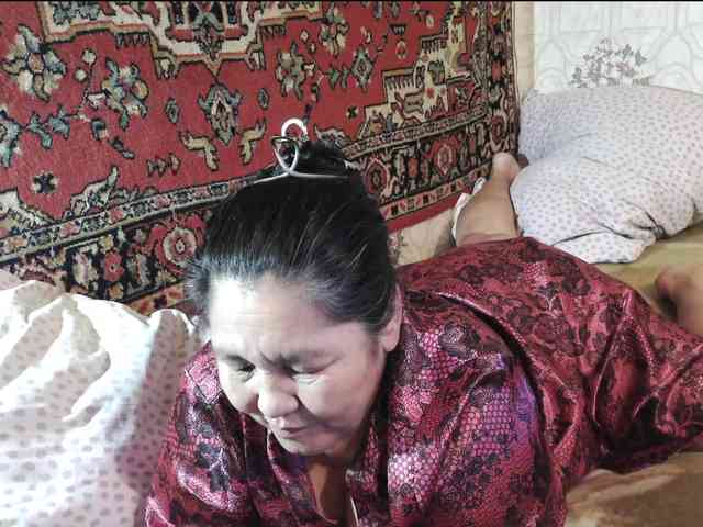 MilfZulfiya webcam