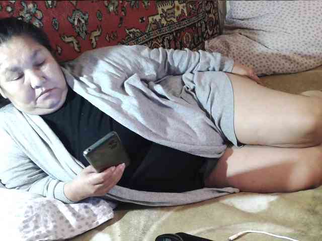 MilfZulfiya webcam