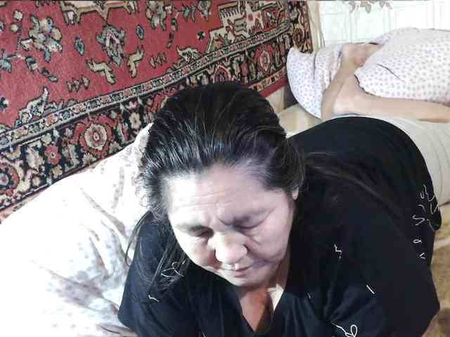 MilfZulfiya webcam