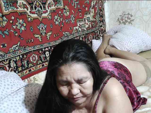 2Milf45 Live Webcam on BongaCams