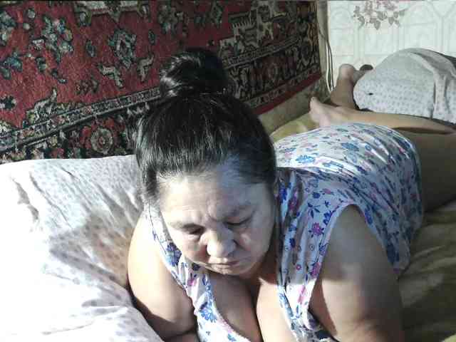 MilfZulfiya webcam