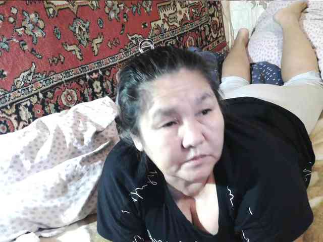 MilfZulfiya webcam