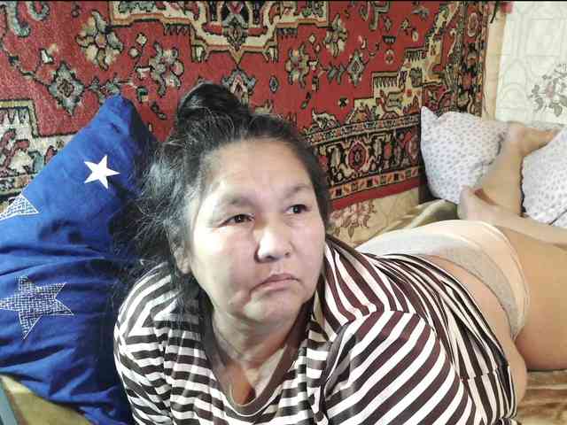 MilfZulfiya webcam