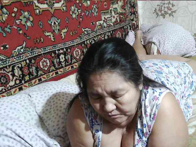 MilfZulfiya webcam