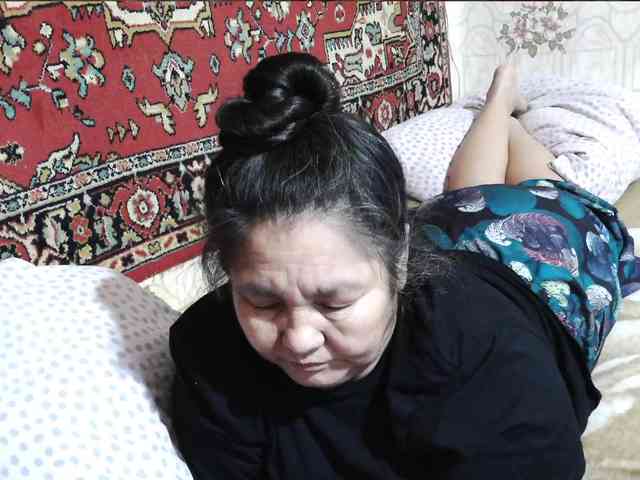 MilfZulfiya webcam
