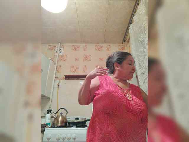 MilfZulfiya webcam