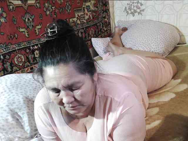 MilfZulfiya webcam