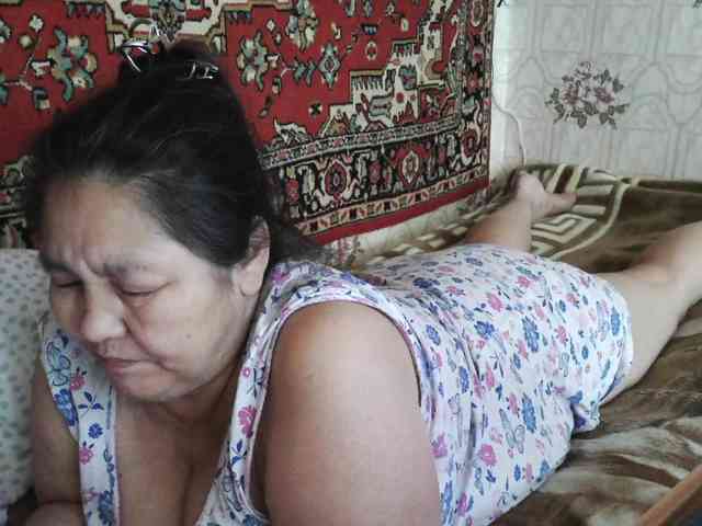 MilfZulfiya webcam