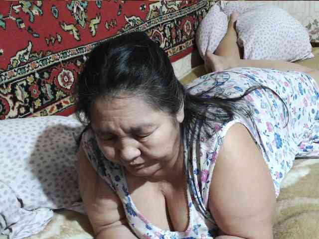 MilfZulfiya webcam