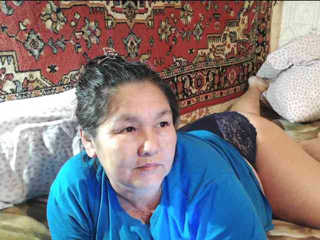 MilfZulfiya webcam