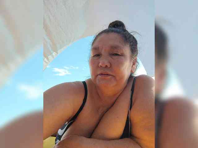 MilfZulfiya webcam