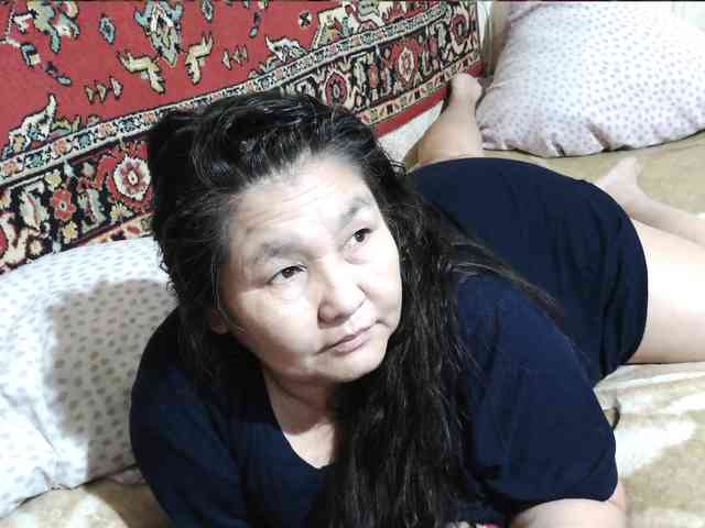 MilfZulfiya webcam