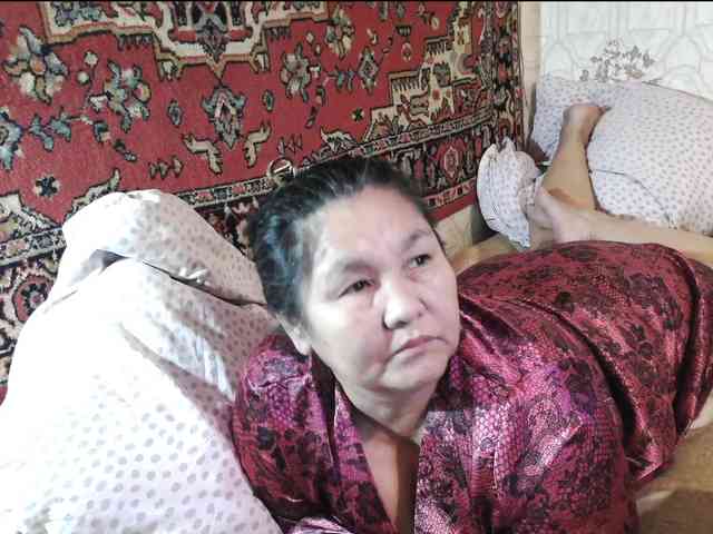 MilfZulfiya webcam