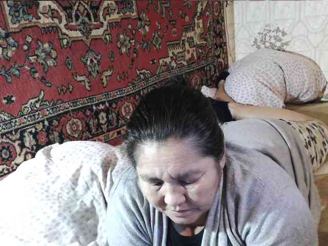 MilfZulfiya webcam