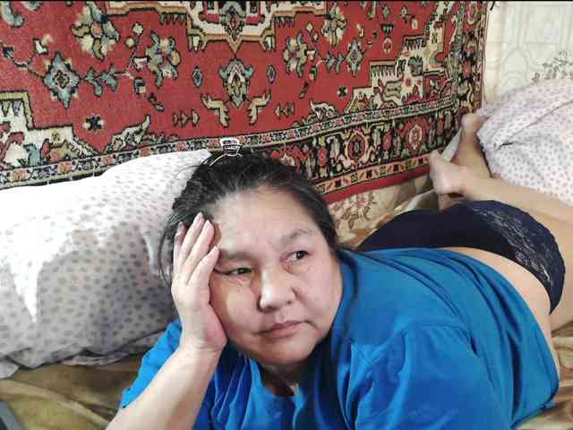 MilfZulfiya webcam
