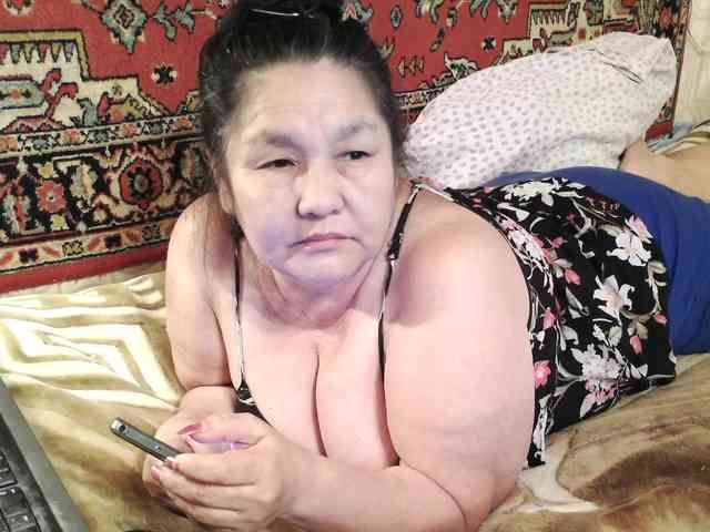 MilfZulfiya webcam