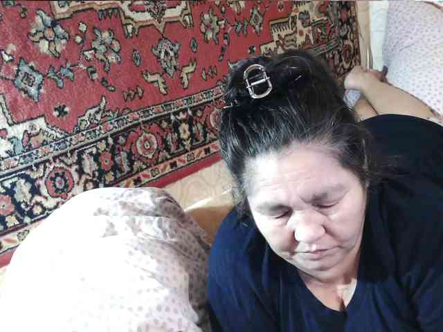 MilfZulfiya webcam