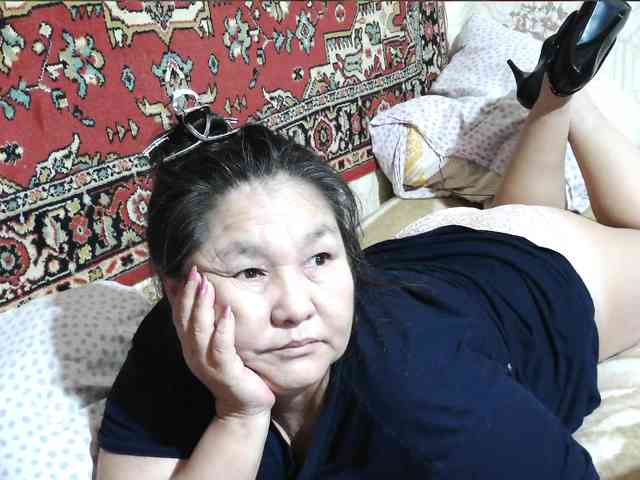 MilfZulfiya webcam