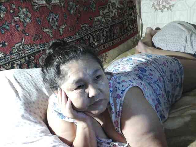 MilfZulfiya webcam