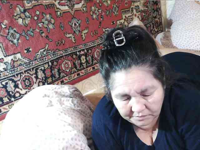 MilfZulfiya webcam