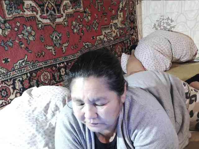 MilfZulfiya webcam