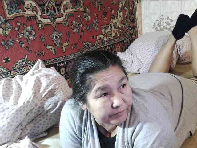 MilfZulfiya webcam